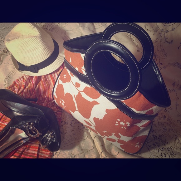 Victoria's Secret Handbags - Victoria's Secret tote style bag NWOT